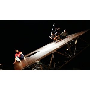 COLLAPSING LAND (Cie La Tournoyante / Simon Carrot)